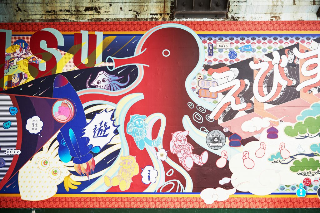 恵比寿駅高架下の壁画アート