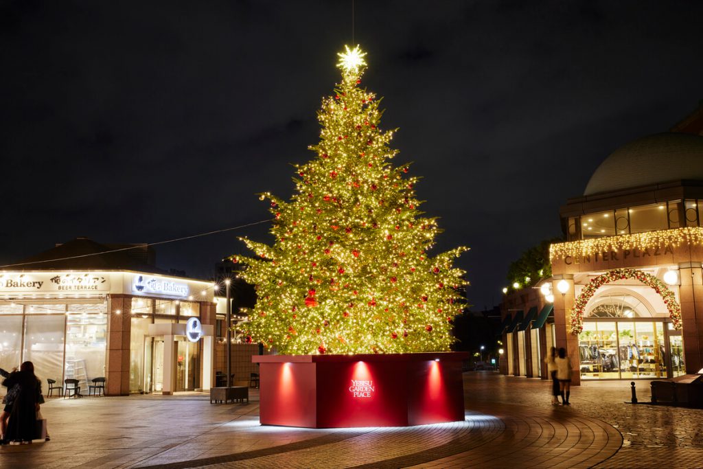 恵比寿ガーデンプレイスの時計広場に設置されているクリスマスツリー。